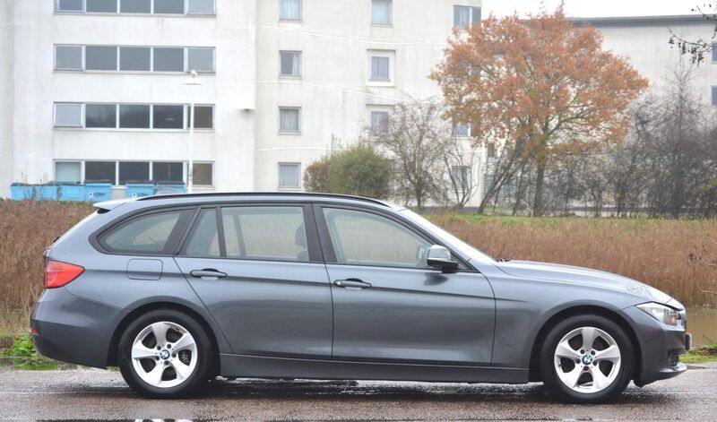 BMW 3 SERIES