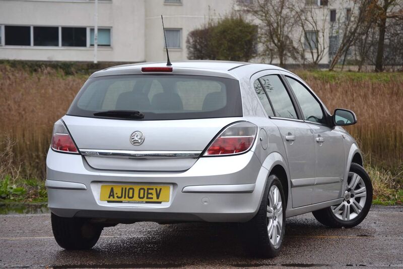 VAUXHALL ASTRA
