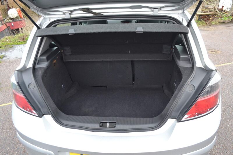 VAUXHALL ASTRA