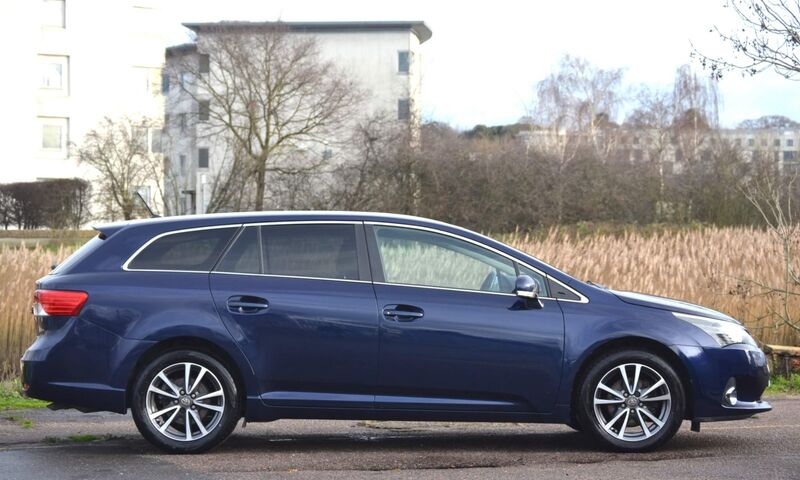 TOYOTA AVENSIS