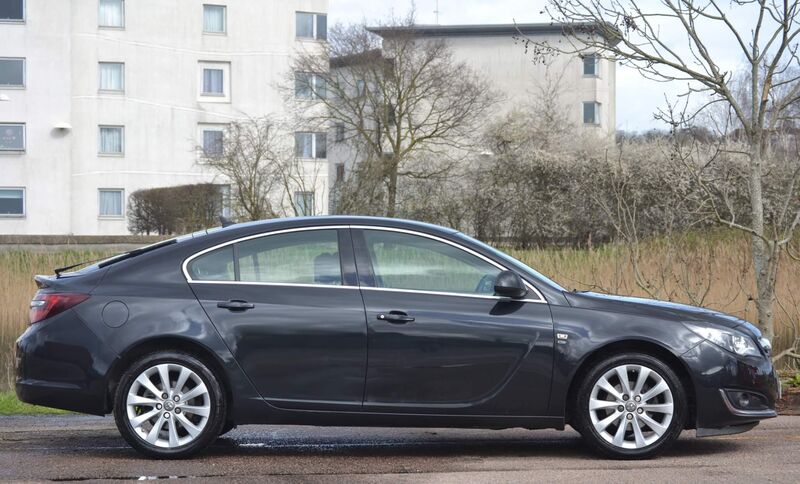 VAUXHALL INSIGNIA