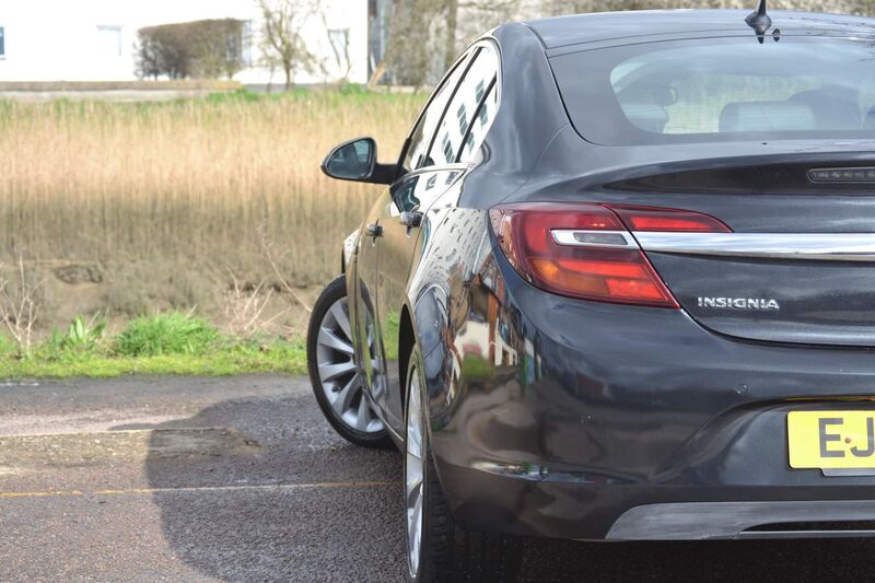 VAUXHALL INSIGNIA