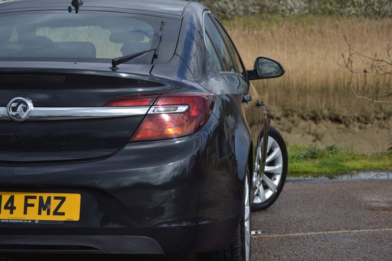 VAUXHALL INSIGNIA