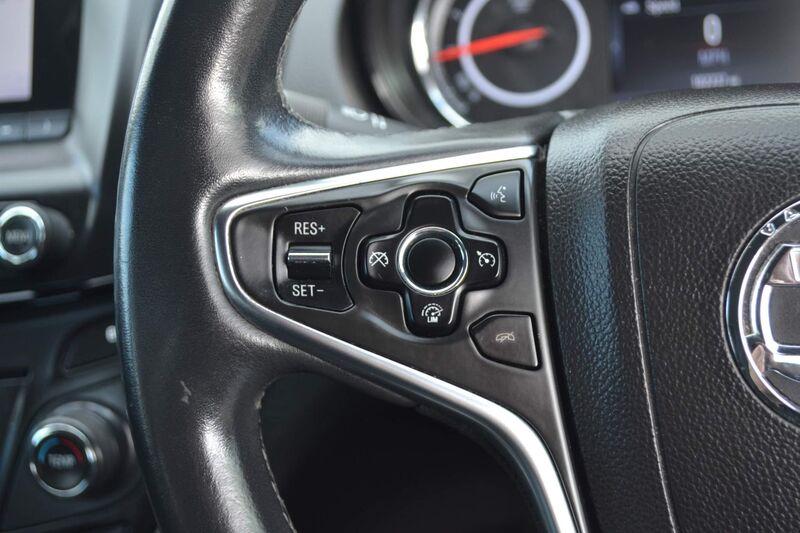 VAUXHALL INSIGNIA