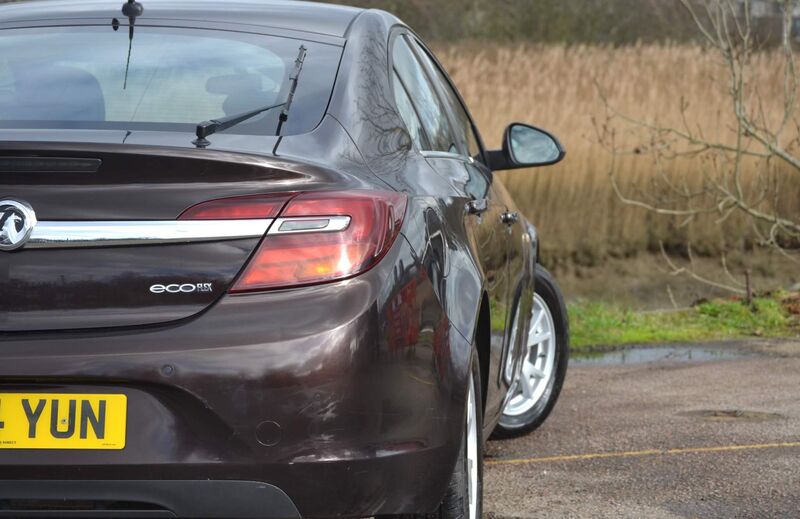 VAUXHALL INSIGNIA