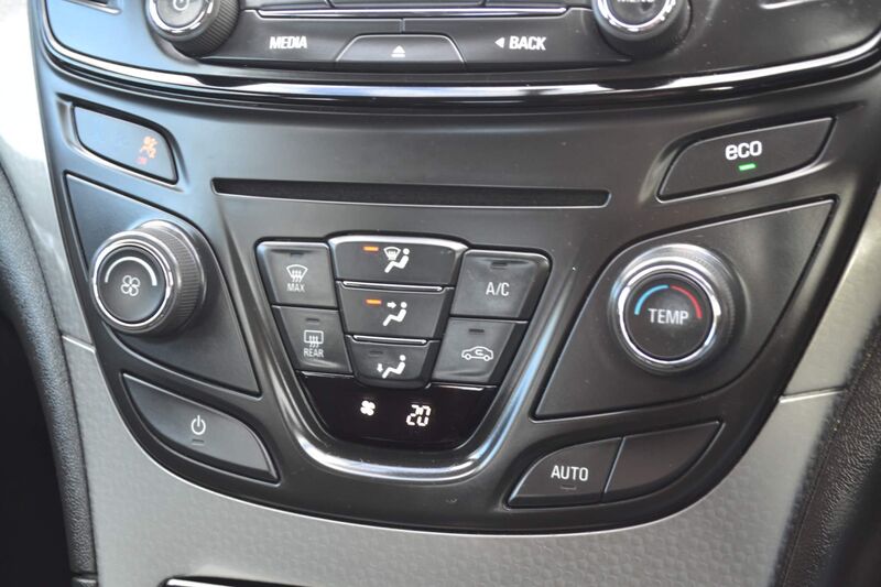 VAUXHALL INSIGNIA