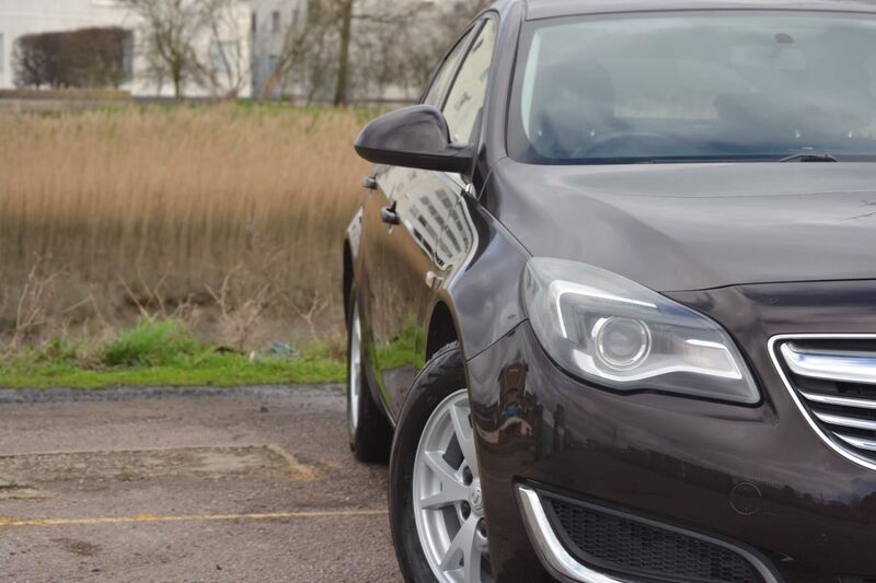 VAUXHALL INSIGNIA