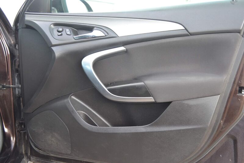 VAUXHALL INSIGNIA