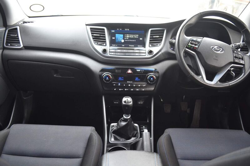 View HYUNDAI TUCSON 1.7 CRDi Blue Drive SE Nav Euro 6 (s/s) 5dr