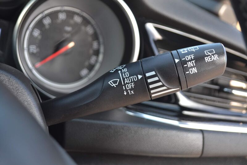 VAUXHALL INSIGNIA