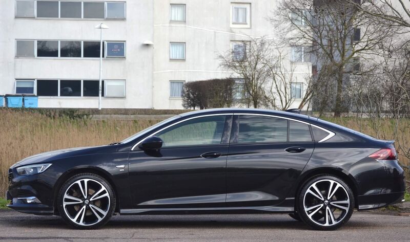 VAUXHALL INSIGNIA