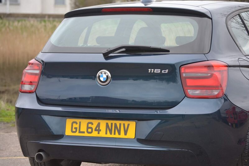 BMW 1 SERIES