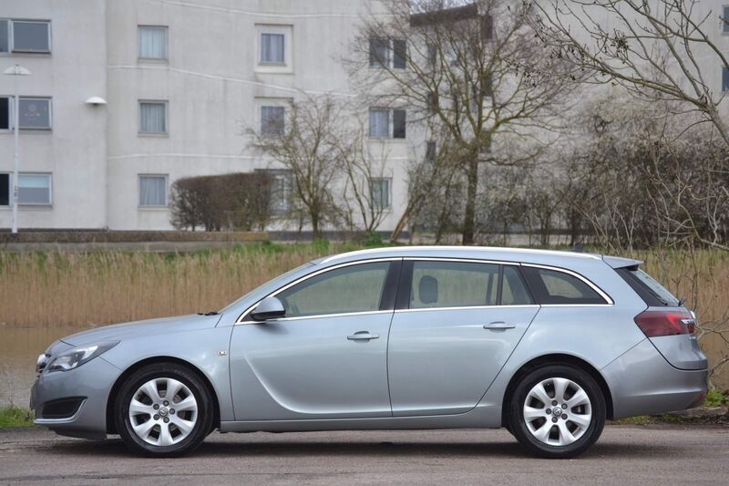 VAUXHALL INSIGNIA