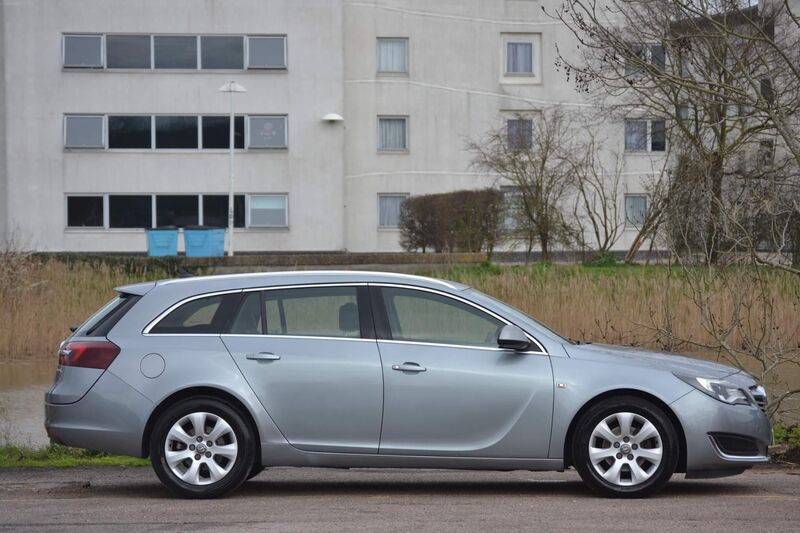 VAUXHALL INSIGNIA