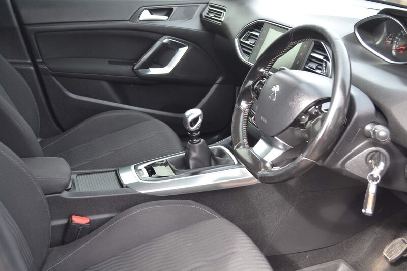 View PEUGEOT 308 1.6 BlueHDi Active Euro 6 (s/s) 5dr