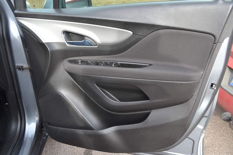 VAUXHALL MOKKA