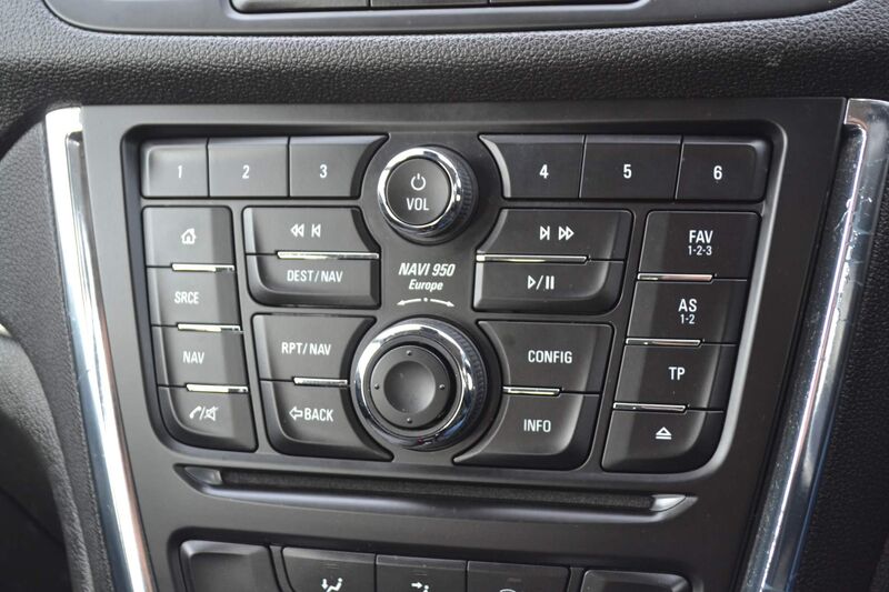 VAUXHALL MOKKA
