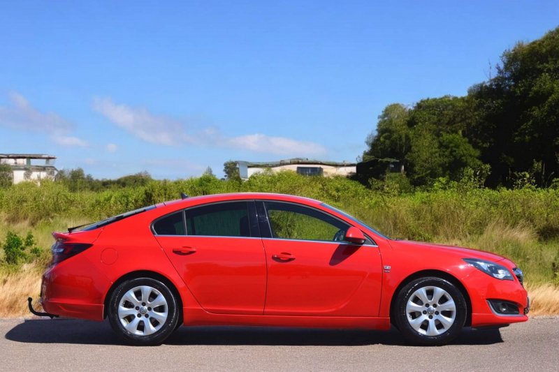 VAUXHALL INSIGNIA