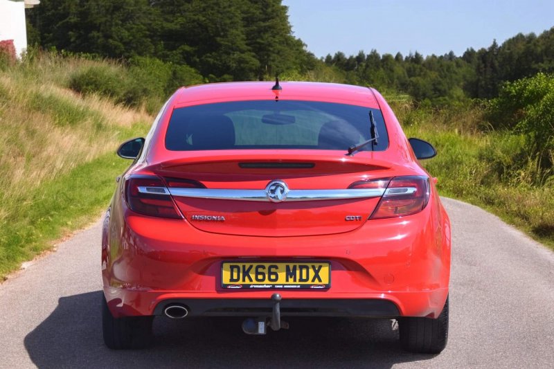 VAUXHALL INSIGNIA