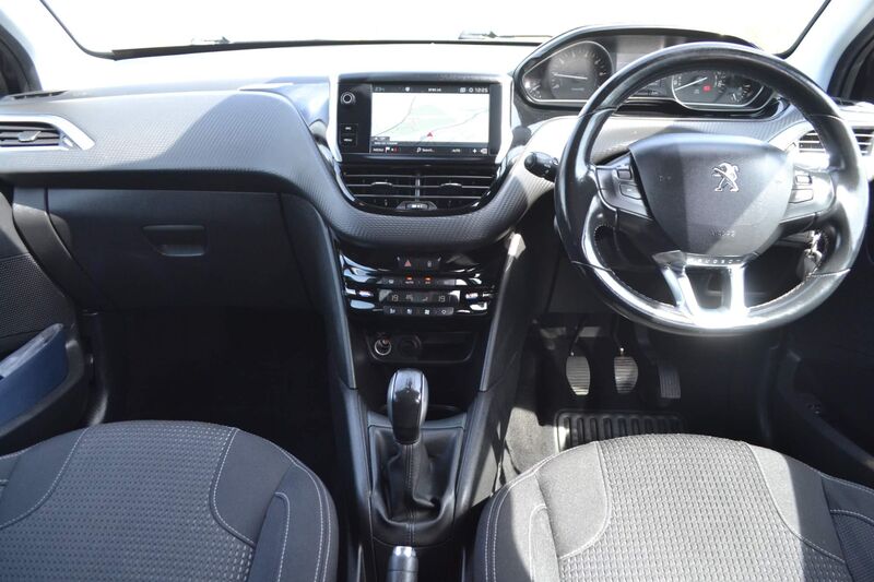 View PEUGEOT 208 1.2 PureTech Tech Edition Euro 6 (s/s) 5dr