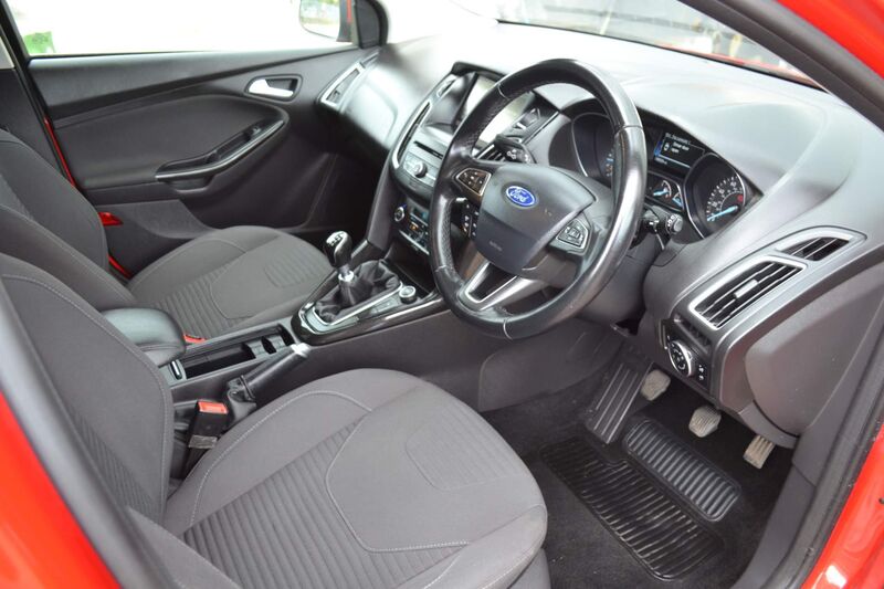 View FORD FOCUS 1.6 TDCi Titanium Euro 5 (s/s) 5dr