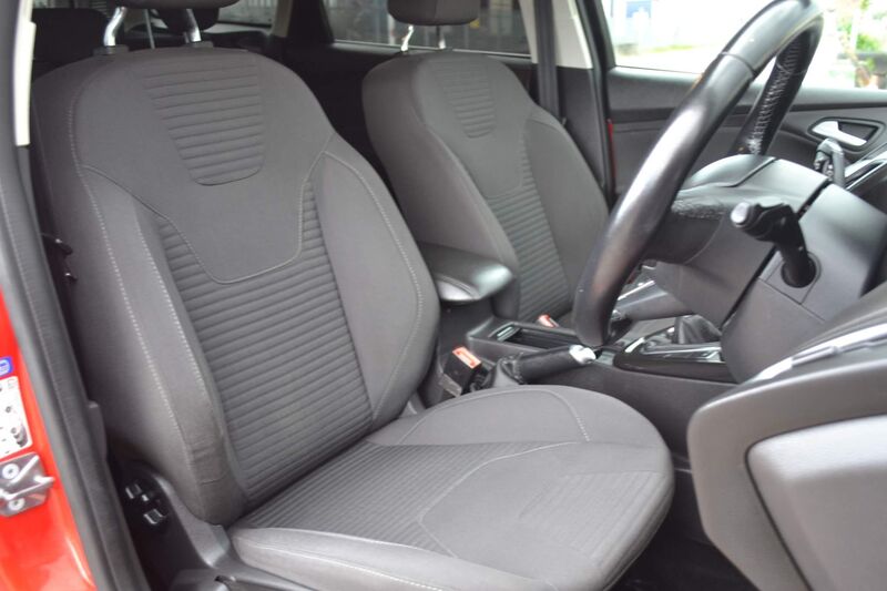 FORD FOCUS