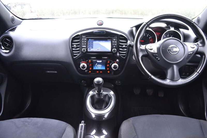 View NISSAN JUKE 1.2 DIG-T N-Connecta Euro 6 (s/s) 5dr