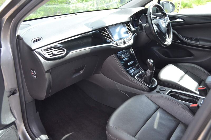 View VAUXHALL ASTRA 1.6 CDTi BlueInjection Elite Nav Euro 6 (s/s) 5dr