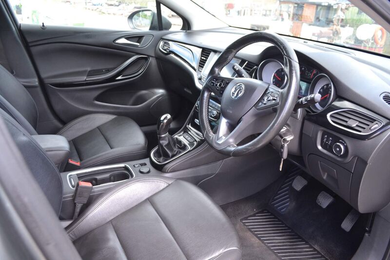VAUXHALL ASTRA
