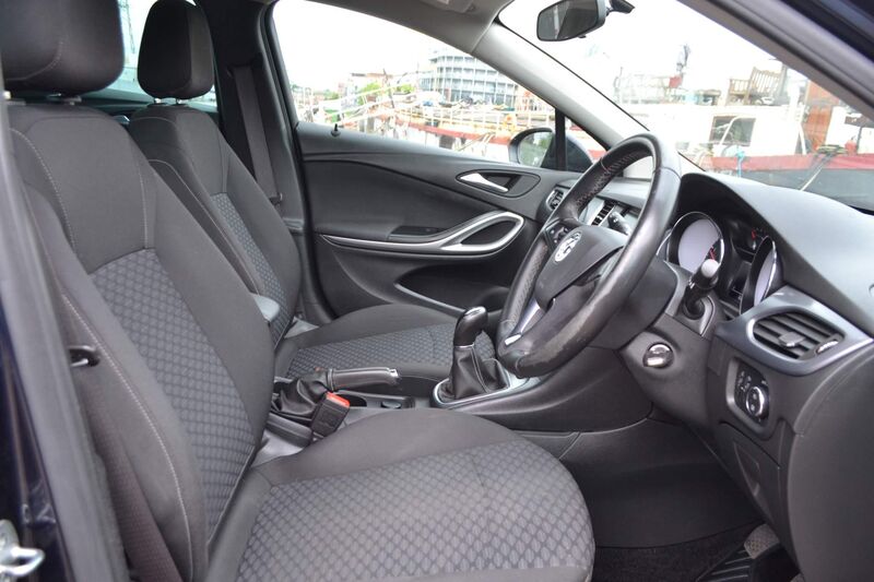 VAUXHALL ASTRA