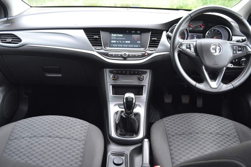 View VAUXHALL ASTRA 1.6 CDTi BlueInjection Tech Line Nav Euro 6 (s/s) 5dr