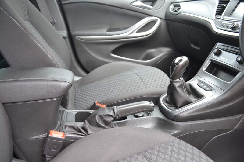 VAUXHALL ASTRA