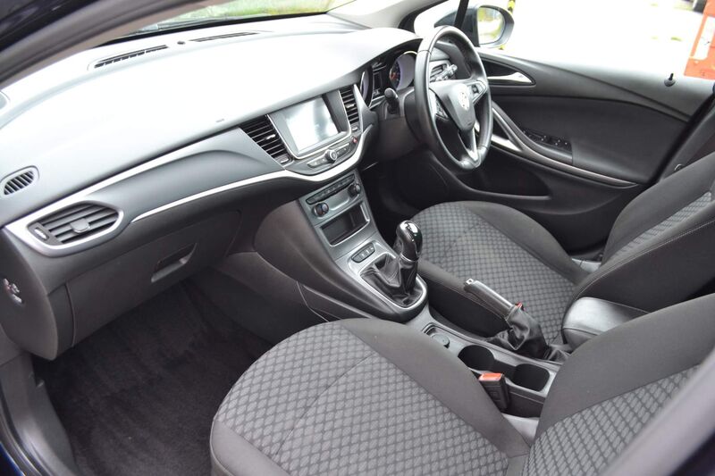 VAUXHALL ASTRA