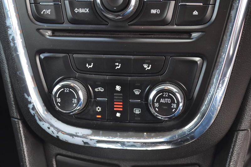 VAUXHALL MOKKA