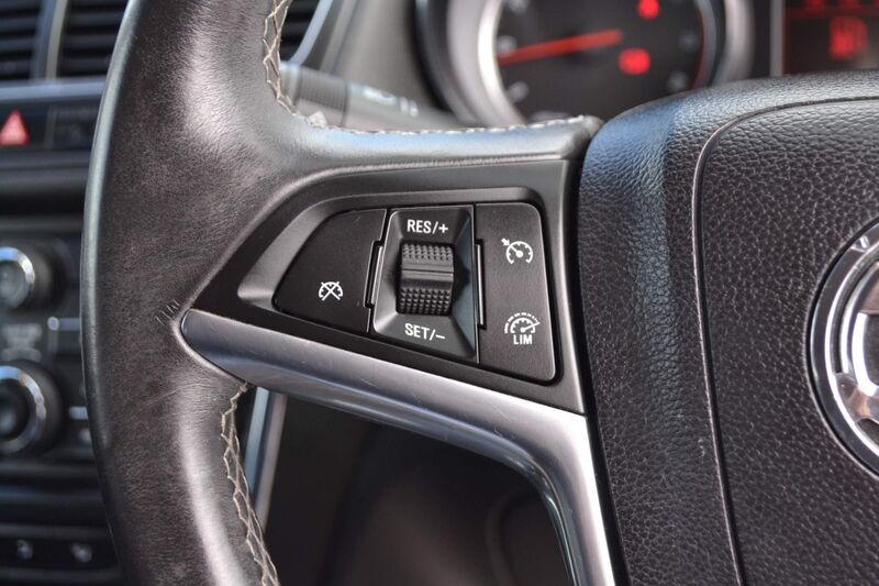 VAUXHALL MOKKA