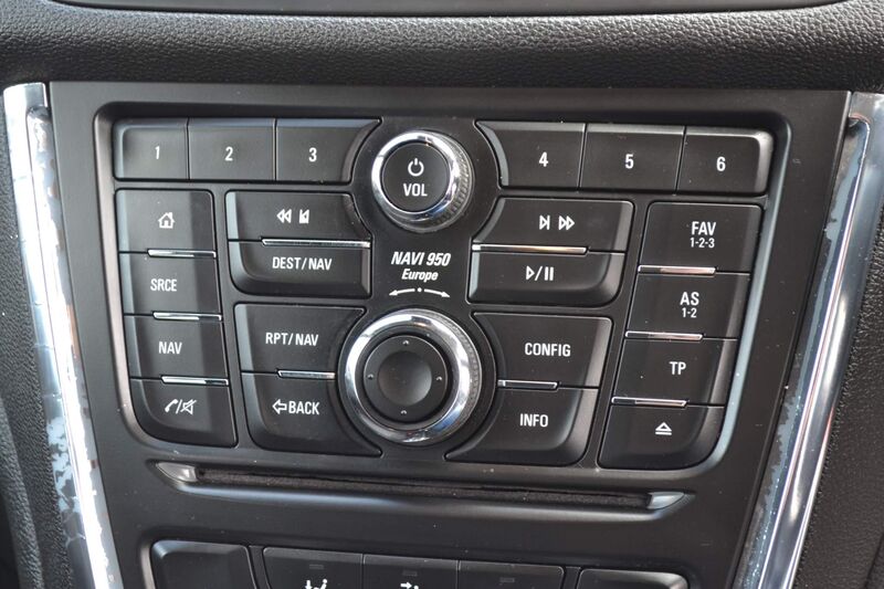 VAUXHALL MOKKA