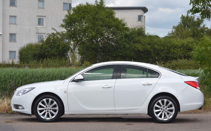 VAUXHALL INSIGNIA
