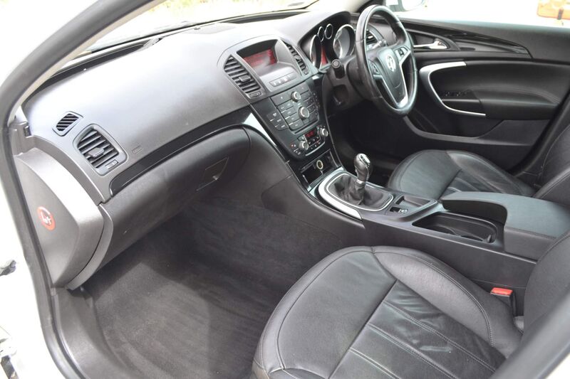 VAUXHALL INSIGNIA