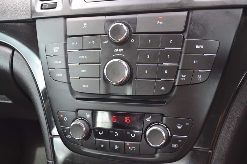 VAUXHALL INSIGNIA