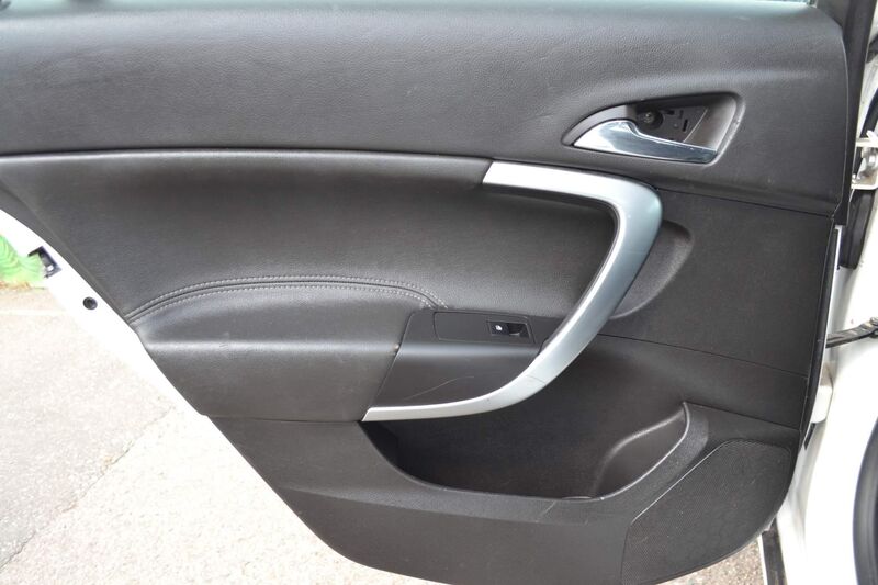 VAUXHALL INSIGNIA