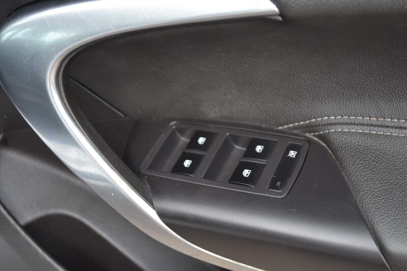 VAUXHALL INSIGNIA