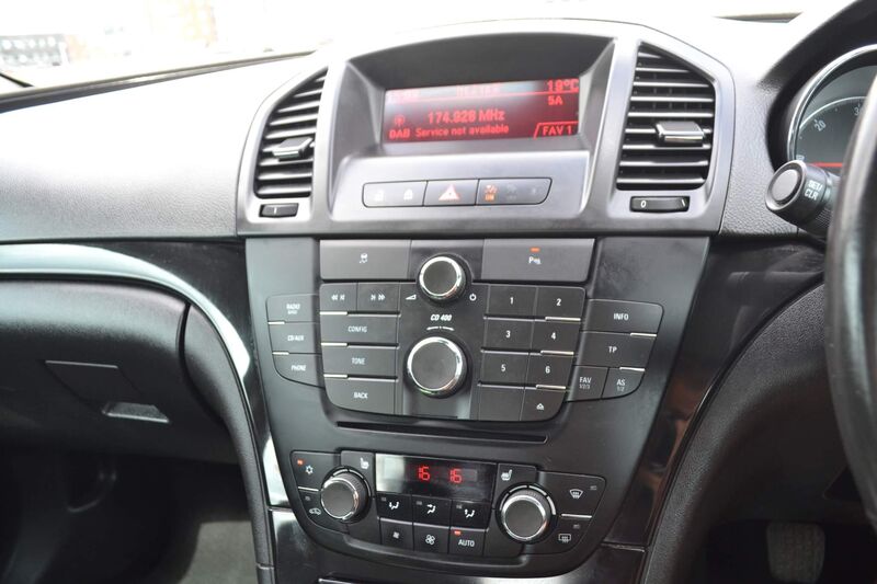 VAUXHALL INSIGNIA