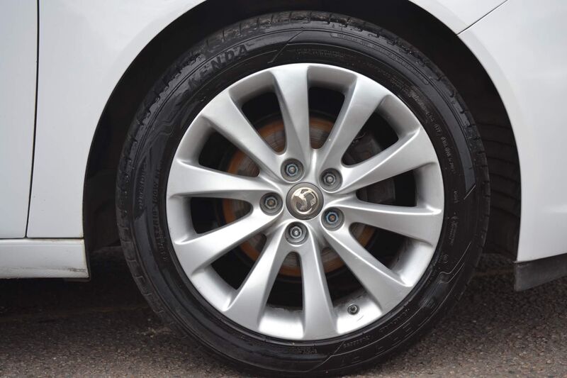 VAUXHALL INSIGNIA