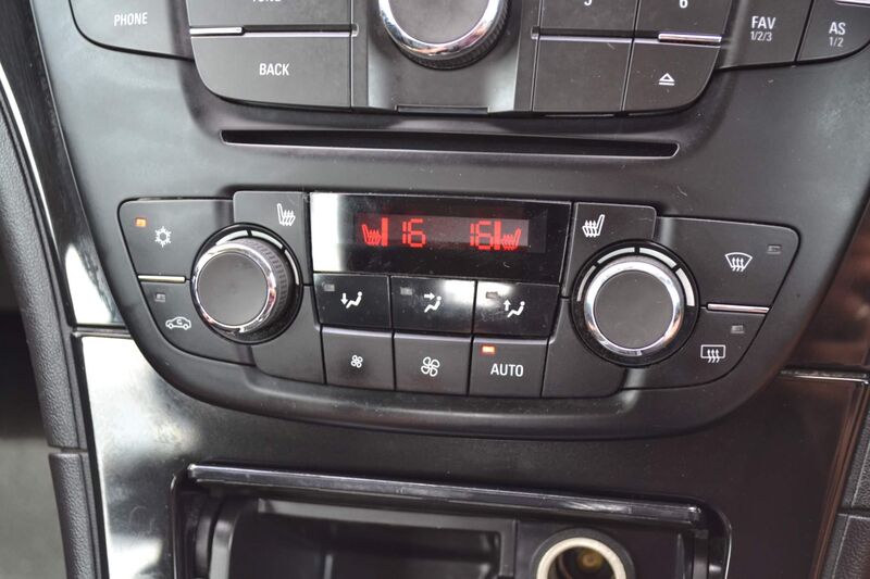VAUXHALL INSIGNIA