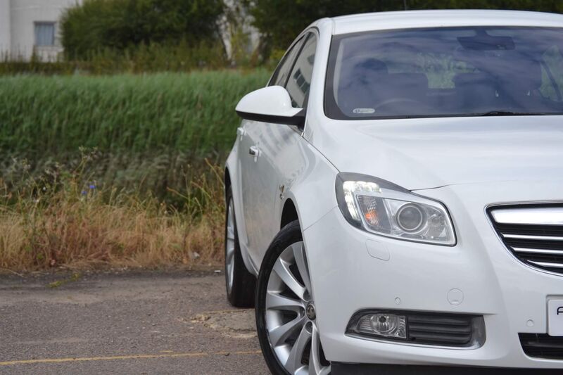 VAUXHALL INSIGNIA