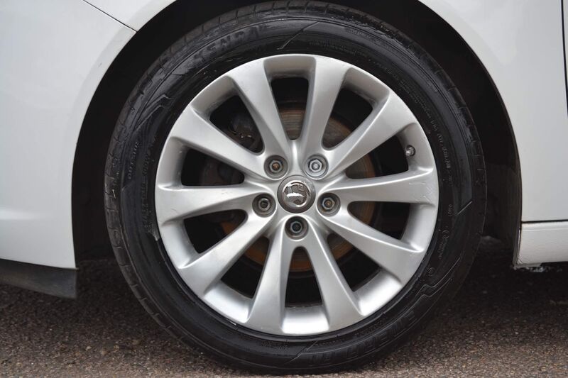 VAUXHALL INSIGNIA