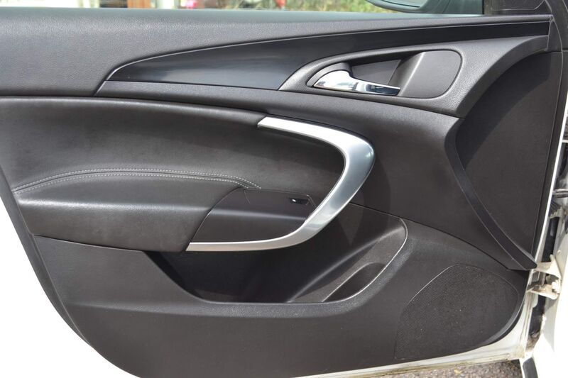 VAUXHALL INSIGNIA