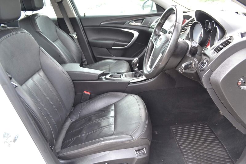 VAUXHALL INSIGNIA