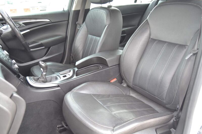 VAUXHALL INSIGNIA