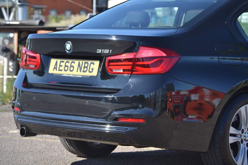 BMW 3 SERIES